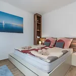 Nena I Ilka Apartment *