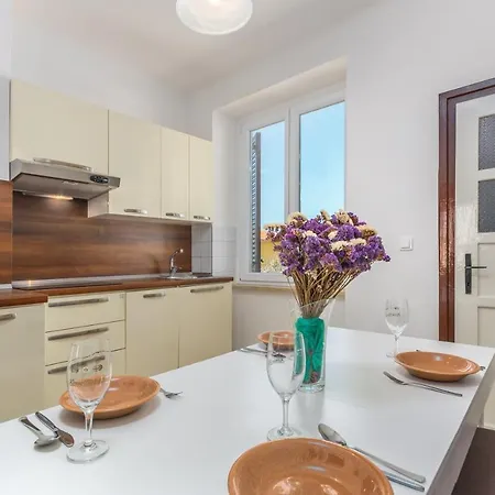 Apartman Nena I Ilka Póla