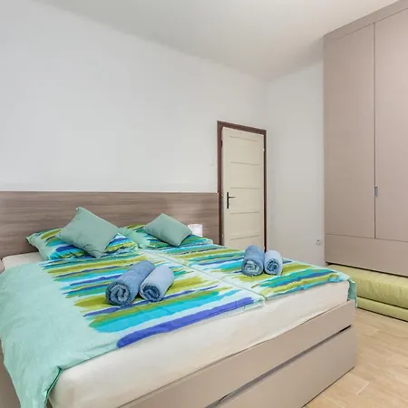 Appartement Nena I Ilka *