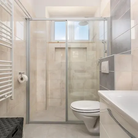 아파트 Nena I Ilka *